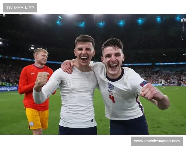 小球迷冲入场内拥抱偶像，保安温情处理获点赞